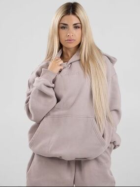 Cozy Oversized Hoodie in Taupe